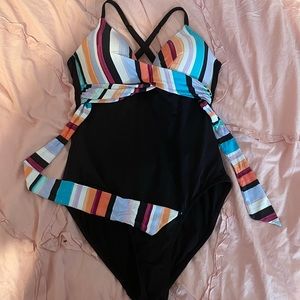 APT. 9 Woman’s Swimsuit (Large)